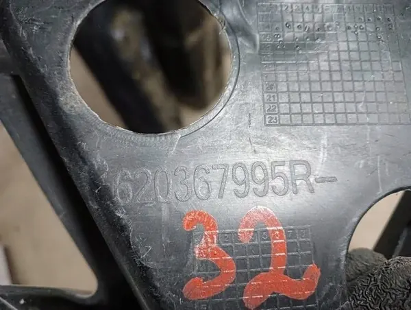 Reforço Suporte Grade Renault Megane III 620367995R image 9