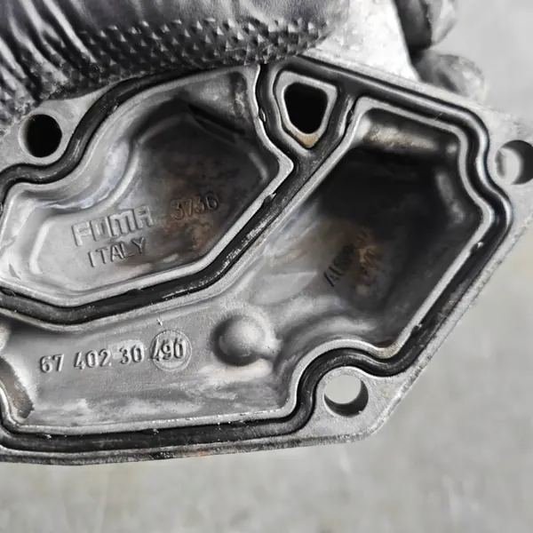 Base de filtre à huile A6421801410 pour Mercedes-Benz 3.0 OM642 image 5
