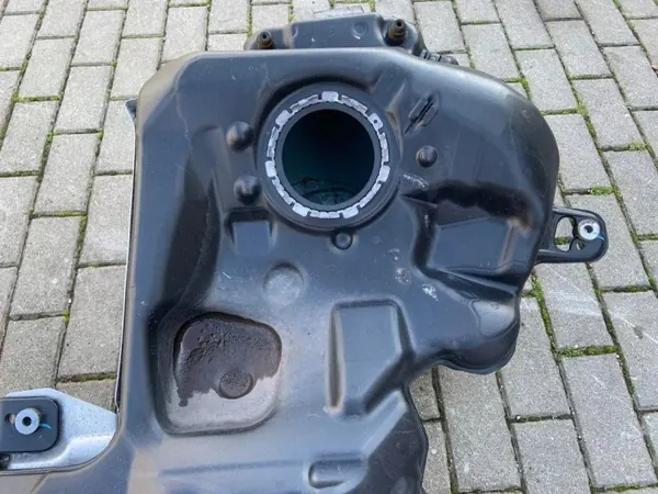 Brandstoftank Audi A6 C7 75L OEM 4G0201021AC image 5