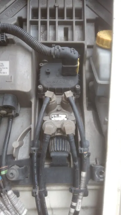 Válvula de freno principal DAF XF 106 OEM 4800030340 image 2