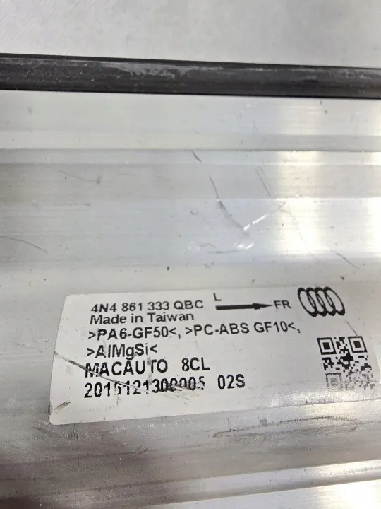 Rolo Porta Traseira Esquerda Audi A8 D5 Long OEM 4N4861333 image 3
