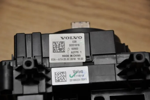 Volvo S90 II 2018 ovenkahva OEM 32231816 image 8