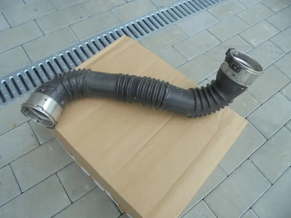 Mercedes ilmaputki OEM 2465200101 W246 2017 image 2