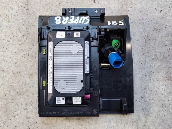 OEM 5NA98061152 Chargeur Sans Fil pour Skoda Superb image 5