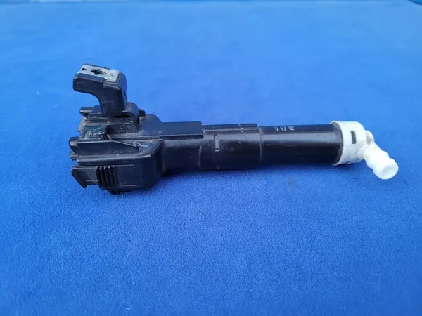 RECHTER KOPLAMPWASSER TOYOTA HILUX LIFT 2012-2015 image 3