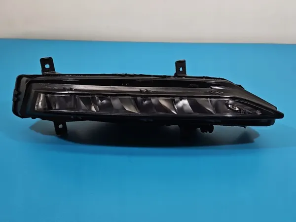 Höger Halogenstrålkastare Skoda Superb III OEM 3V0941700B image 3