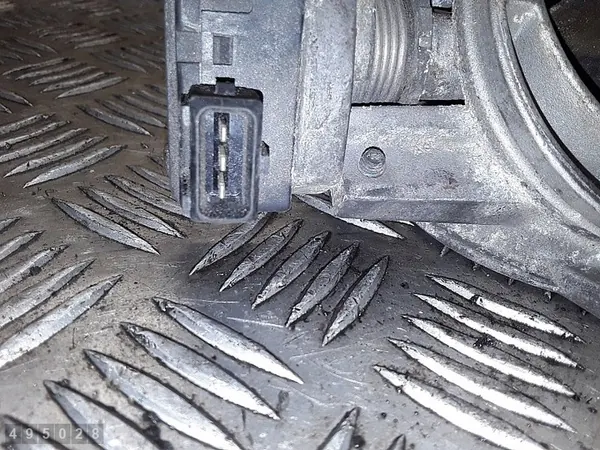 Drosselklappe BMW 5 Series E39 2000 2500 Benzin OEM 1703562 image 4