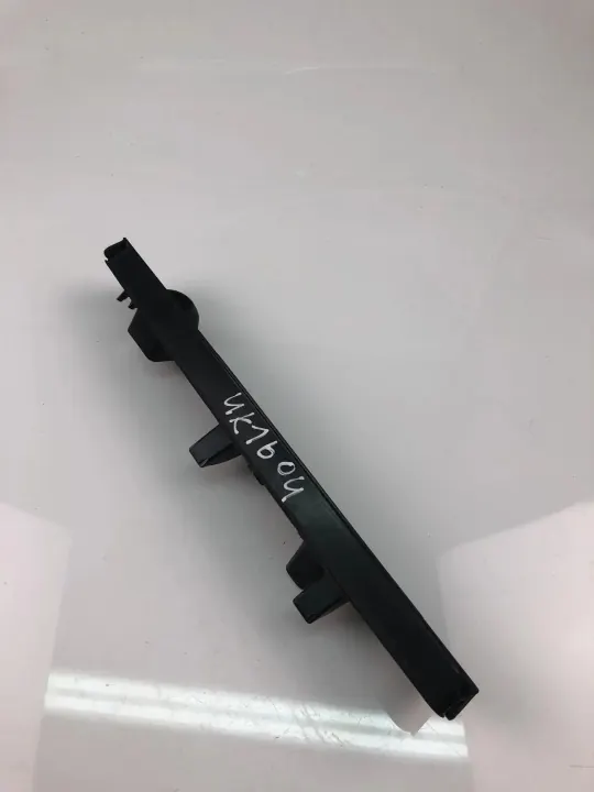 Asa de maletero Volvo XC40 OEM 32131901 - Usado image 2