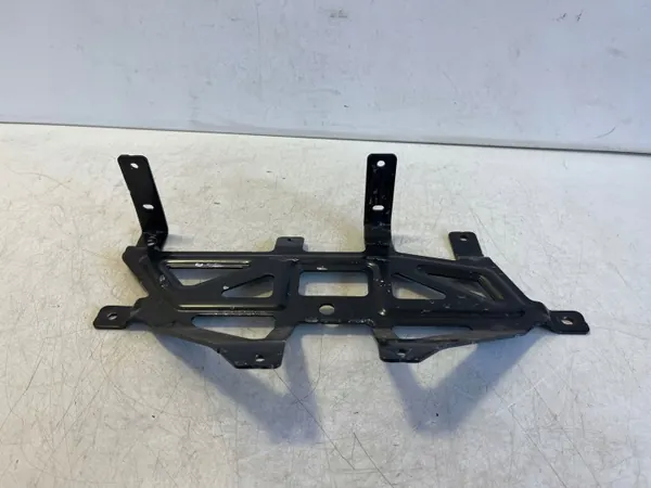 Porsche Taycan 9J1 2022 Webasto Fäste OEM 9J1963285 image 2