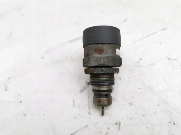 Régulateur pression carburant Toyota OEM 0281002626 image 5