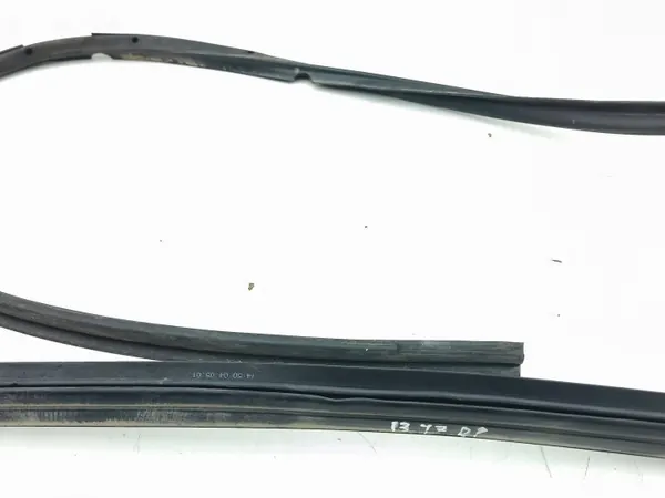 Junta de Puerta Porsche 996 OEM 99653708607 Delantera Derecha image 3