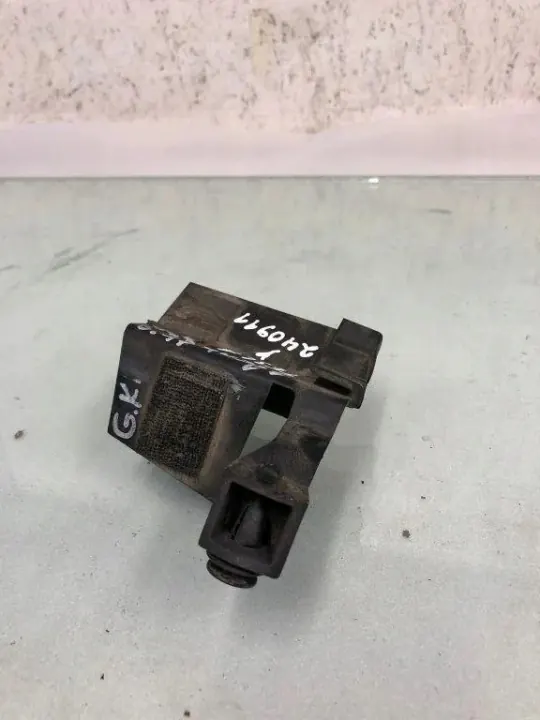 Soporte de umbral Tesla Model S OEM 155537600C - Usado image 4