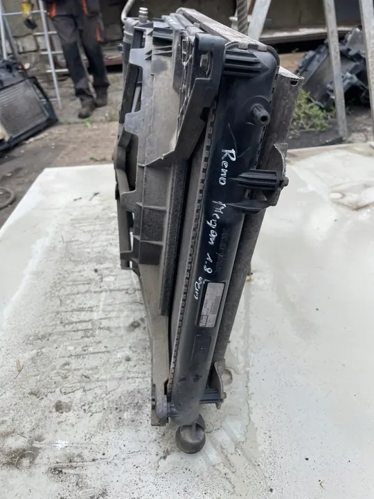 RENAULT SCENIC I 1.6 Radiador de Agua Ventilador Intercooler image 4