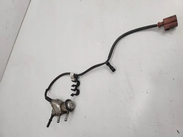 Injecteur AdBlue Volkswagen PASSAT B8 03N131113D image 3