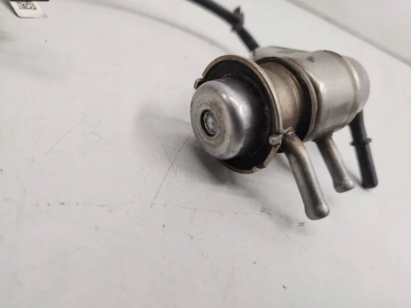 Injecteur AdBlue Volkswagen PASSAT B8 03N131113D image 5