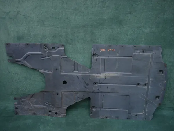 OEM 8D33-5L209-A SSC främre underlocksklämma image 2
