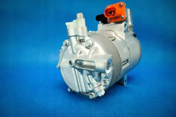 Ilmastointikompressori VW Passat B8 GTE image 3