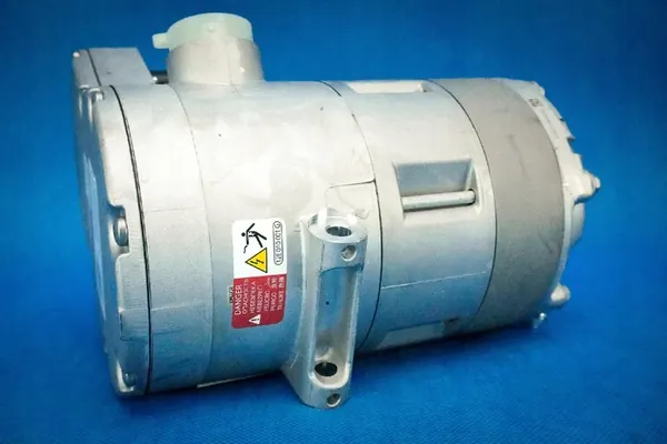 Ilmastointikompressori VW Passat B8 GTE image 4