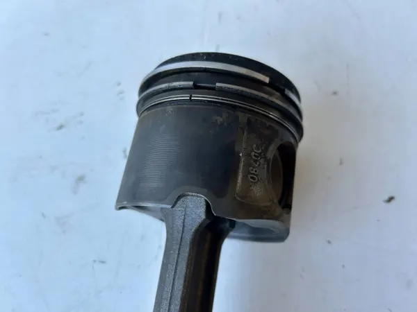 Pistão e Biela BMW OEM GHM13509 - Usado image 5