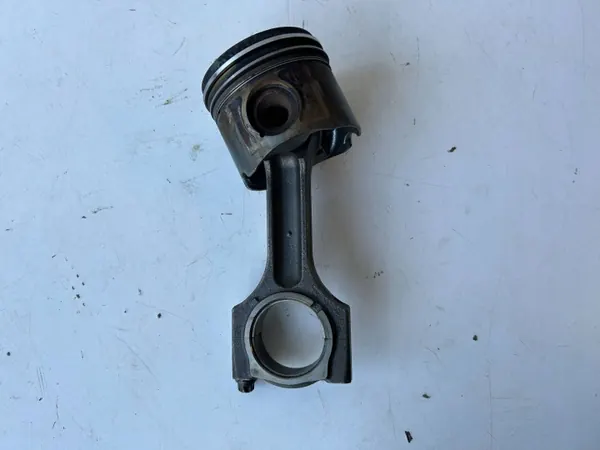 Pistão e Biela BMW OEM GHM13509 - Usado image 6