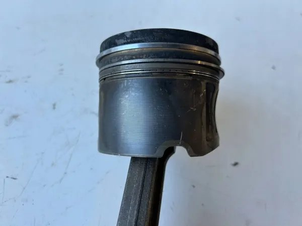 Pistão e Biela BMW OEM GHM13509 - Usado image 7
