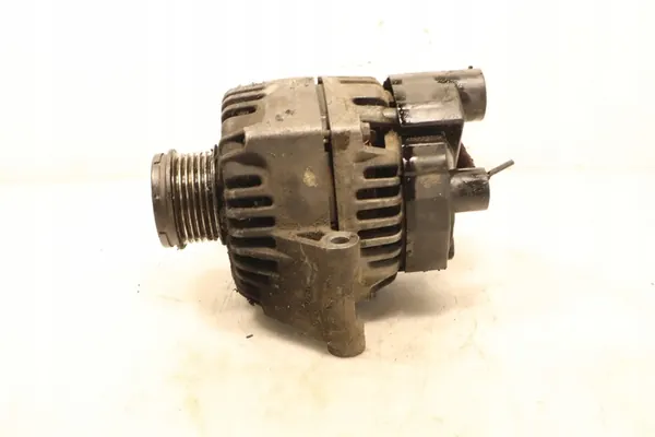 FIAT GRANDE PUNTO 1.3 M-JET Vaihtovirtageneraattori OEM 51854103 image 3