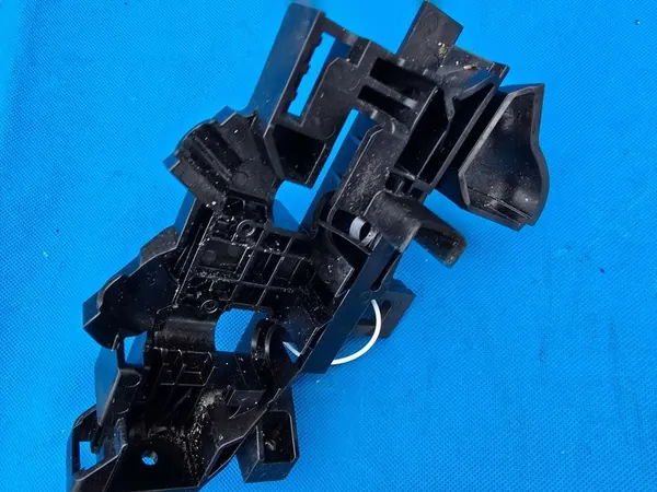 Support de Radiateur Gauche BMW G14 F91 G15 F92 G16 F93 G30 G11 8632127 image 3