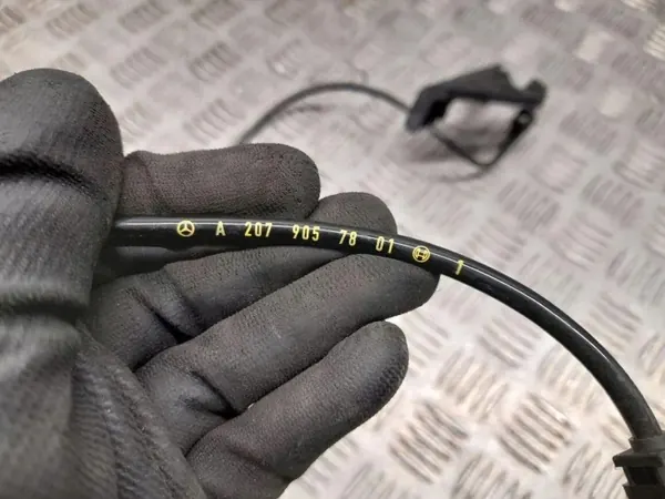 Mercedes-Benz ABS-anturikaapeli OEM A2079057801 Vasen Taka image 3