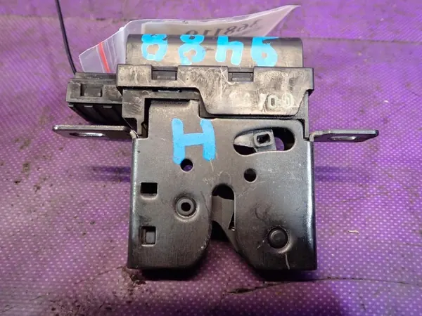 RENAULT SCENIC I 99-03 LIFT Baklucka Lås 8200000894 image 2