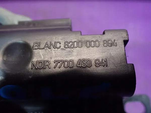 RENAULT SCENIC I 99-03 LIFT Baklucka Lås 8200000894 image 7