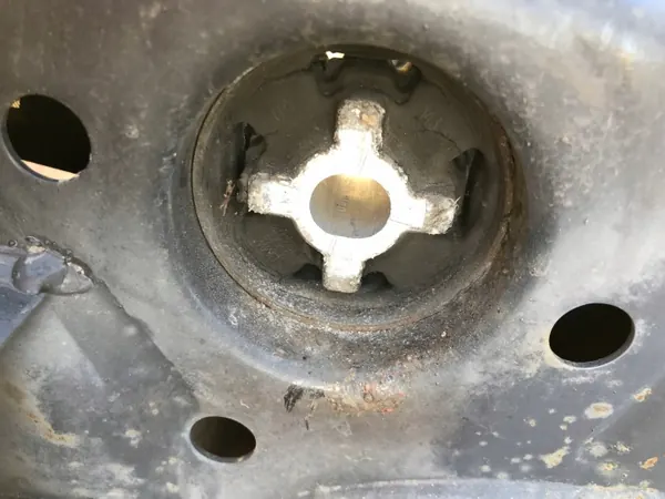 BMW Bakvagnsbalk OEM 6792505 - Begagnad image 5