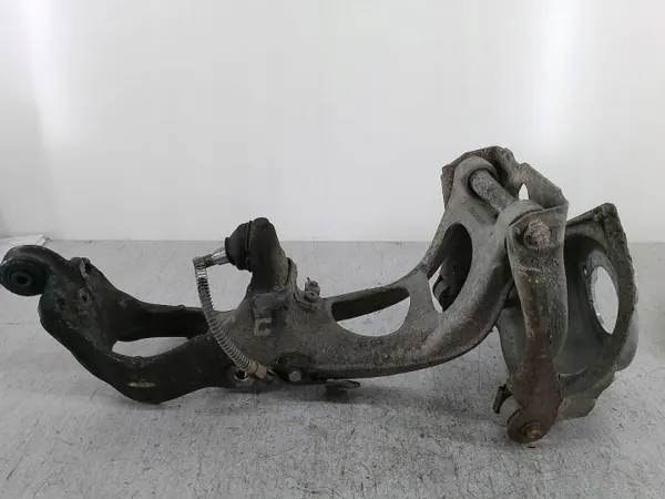 OEM 9661544680G Vorderer Linker Stoßdämpferhalter Peugeot 407 image 4