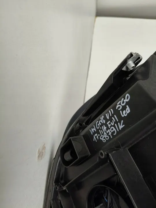Farol esquerdo VW Golf VII 7 5G 5G0 Lift Full LED image 8