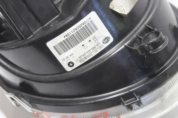 Jeep Patriot 06-12 Oikea Etuvalo OEM image 4