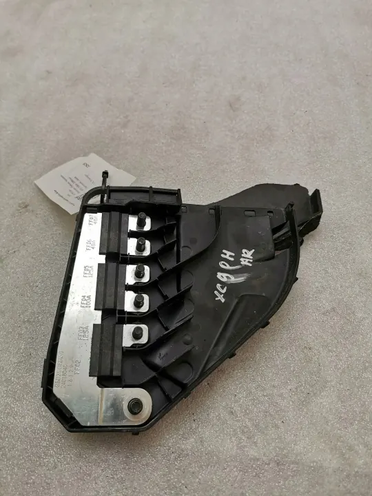 Fusible Volvo XC90 2019 OEM 2401804C - Usado image 4