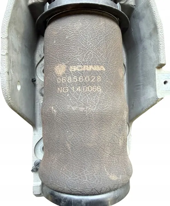 Suporte suspensão cabine Scania OEM 2899406 image 8