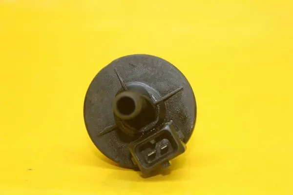 Puhdistusventtiili Audi A8 S8 D2 077133517C image 4