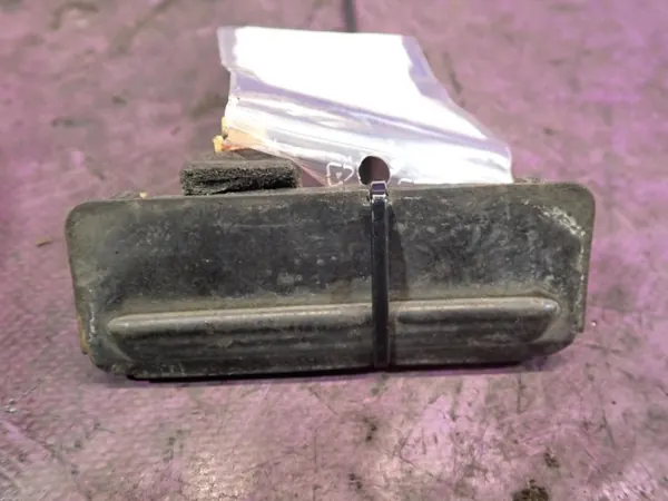 Audi A3 8L Heckklappengriff OEM 8D0827566D image 2