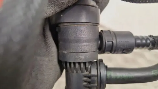 Electroválvula de vacío V757750680 para Citroen C4 image 10