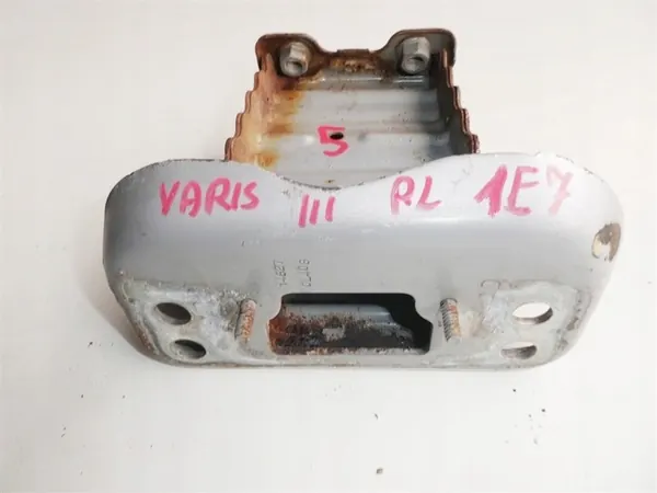 Vasen murskausalue Toyota Yaris III 11-14 image 4