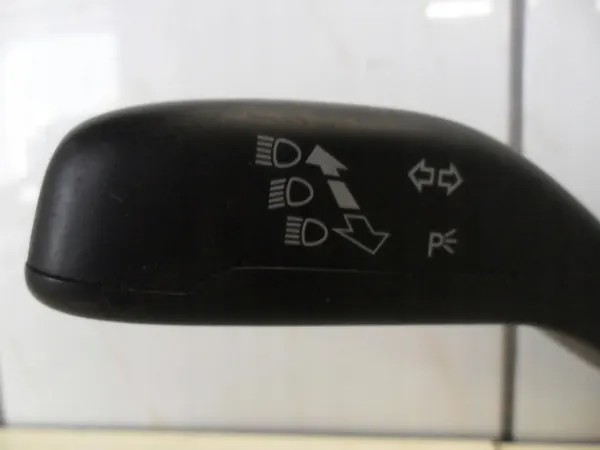 SKODA FABIA II 1.2 HTP 2014 Schakelaar 6R0953507 image 3