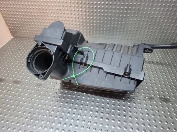 Luftfilterhus OEM S26372669 för VW/Audi image 2