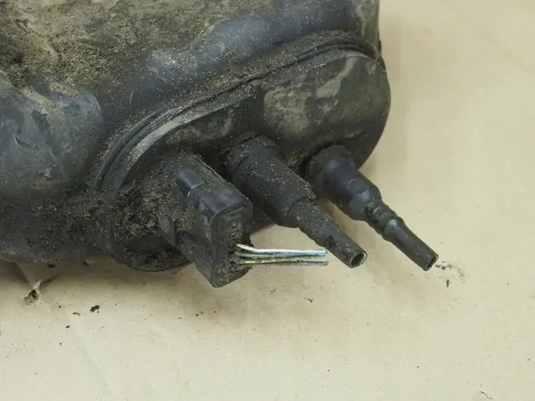 Reservatório de fluido FAP DPF Citroen C5 I image 5