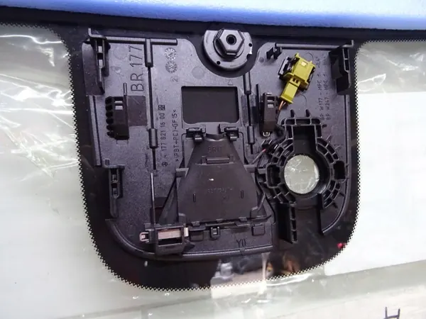 Parabrezza anteriore Mercedes W177 image 2