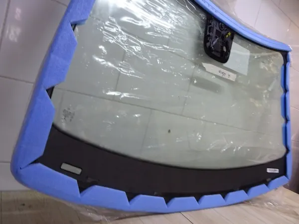 Parabrezza anteriore Mercedes W177 image 4