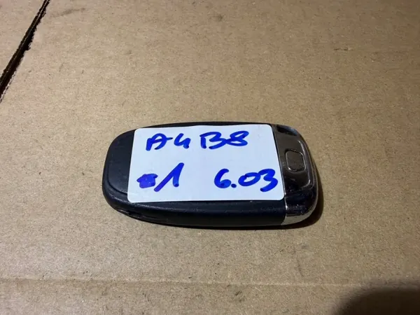 Llave Audi OEM 8T0959754D - Estado Usado image 3