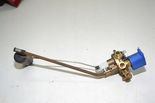 Tomasetto AT02 SPRINT 200-204/30 B/W image 4