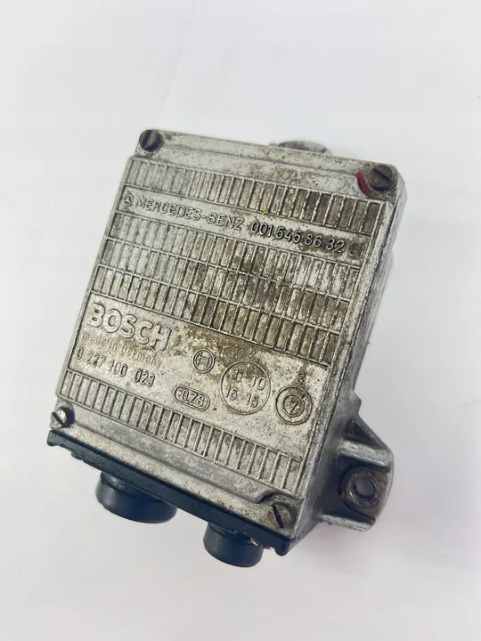 Módulo de Ignição Mercedes W126 W123 R107 W460 W461 280 image 3