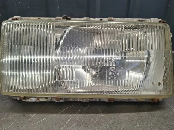 Farol dianteiro esquerdo OEM 1305543055 para Mercedes W116 image 3