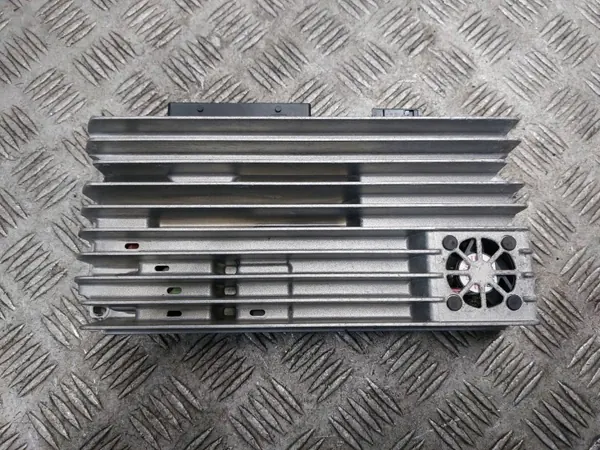 Bang & Olufsen-vahvistin OEM 8T0035223H Audi Q5:lle image 2